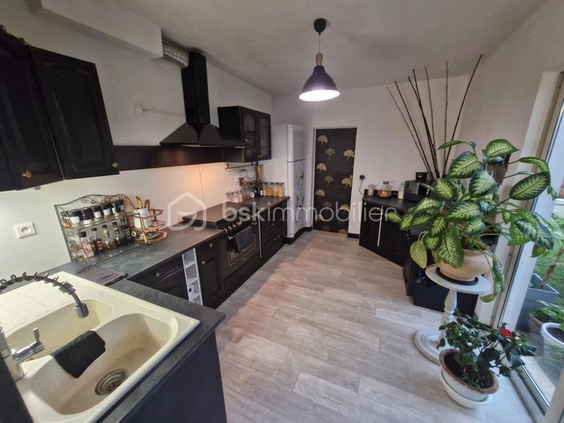 Maison traditionnelle - 170 m² - 6 pièces