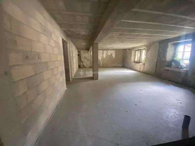 Maison - 250 m² - 6 pièces