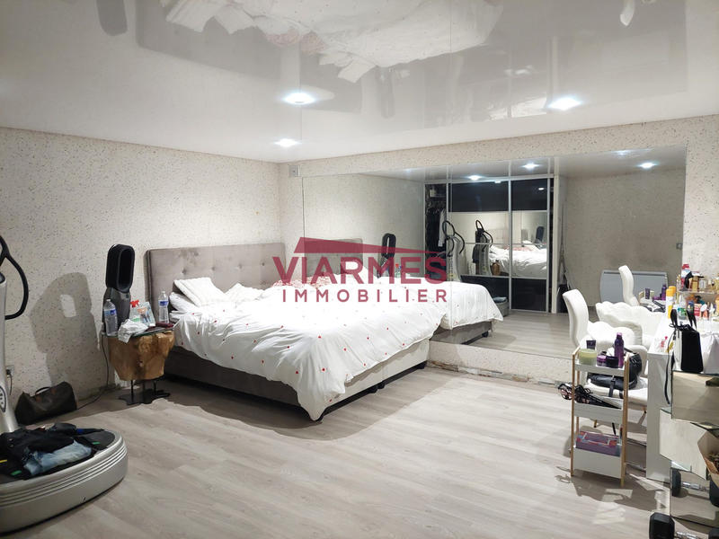 Maison - 210 m² - 8 pièces