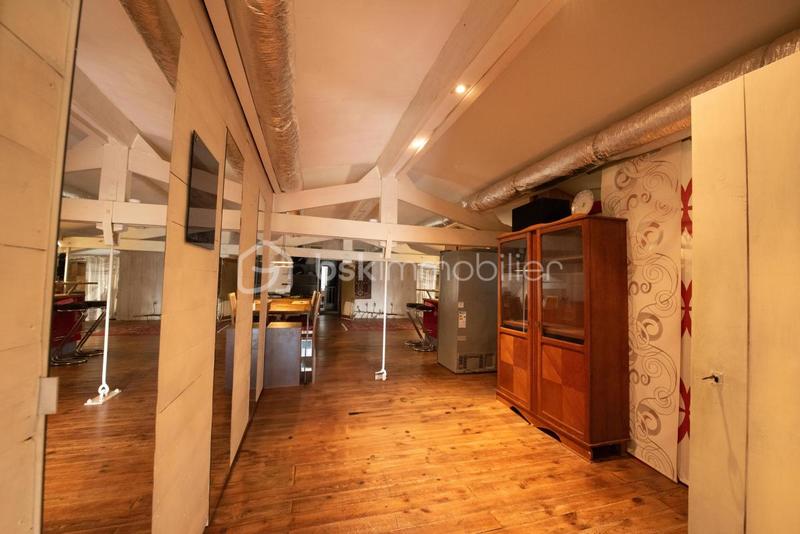 Loft - 167 m² - 4 pièces