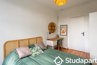 Chambre - 105 m² - 1 pièce