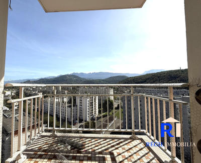 Appartement - 97 m² - 5 pièces