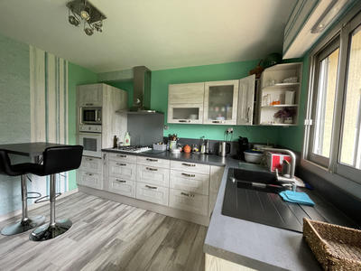 Maison - 178 m² - 9 pièces