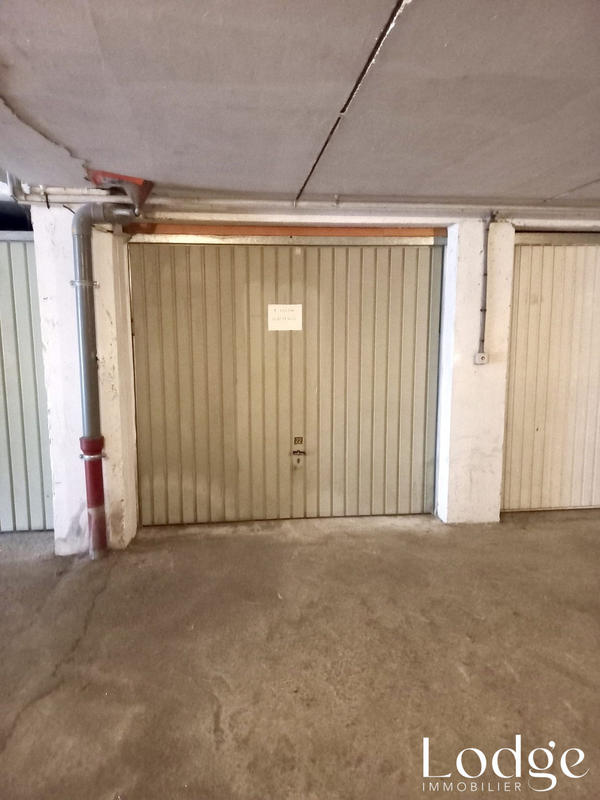 Parking / Garage - 14 m²