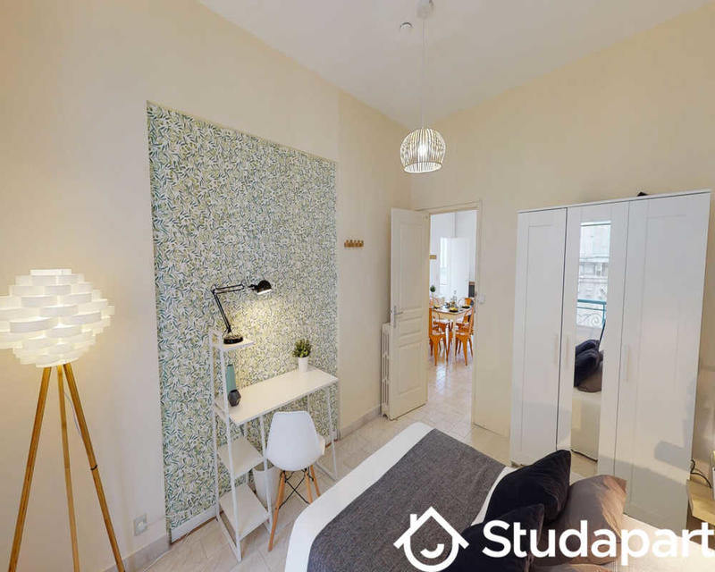 Chambre - 100 m² - 1 pièce