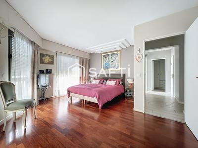 Appartement - 145 m² - 6 pièces