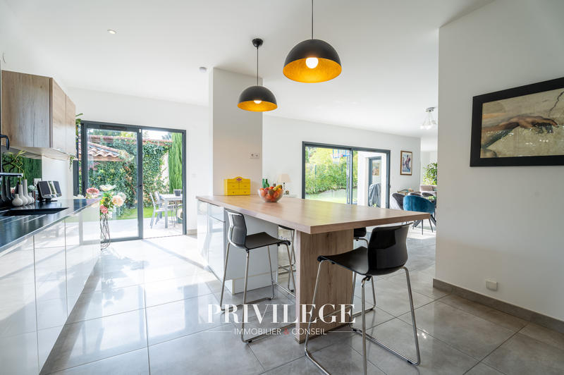 Maison - 199 m² - 6 pièces