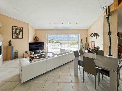 Maison - 185 m² - 7 pièces