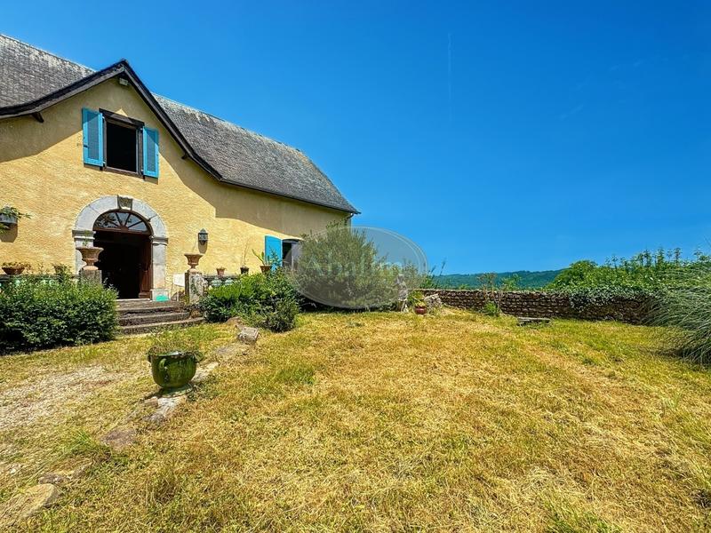 Maison - 217 m² - 7 pièces