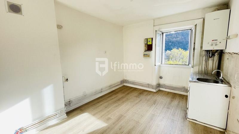 Immeuble - 155 m² - 9 pièces