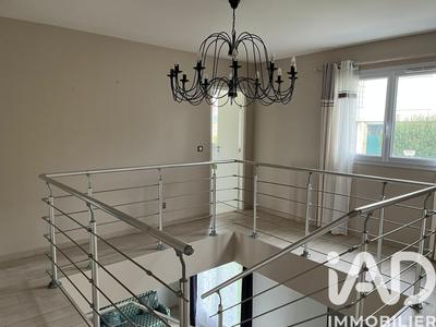 Maison - 200 m² - 7 pièces