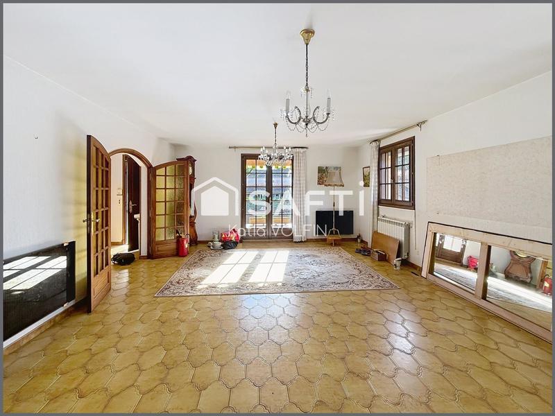 Maison - 196 m² - 7 pièces