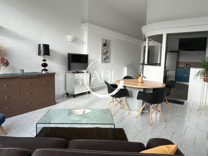 Appartement - 70 m² - 2 pièces