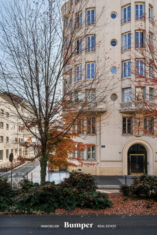 Appartement - 321 m² - 10 pièces