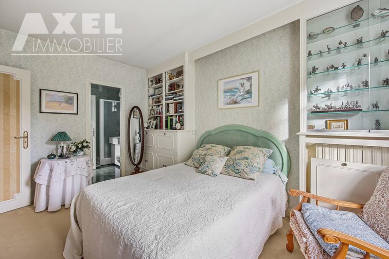 Maison - 225 m² - 6 pièces