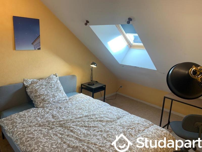 Chambre - 11 m² - 1 pièce