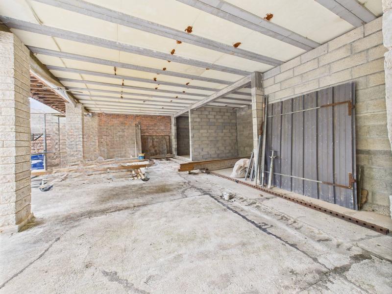 Maison - 312 m² - 8 pièces