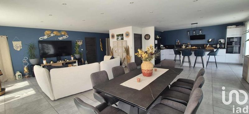 Maison - 238 m² - 8 pièces