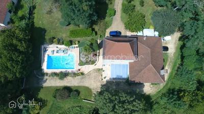 Maison - 313 m² - 10 pièces