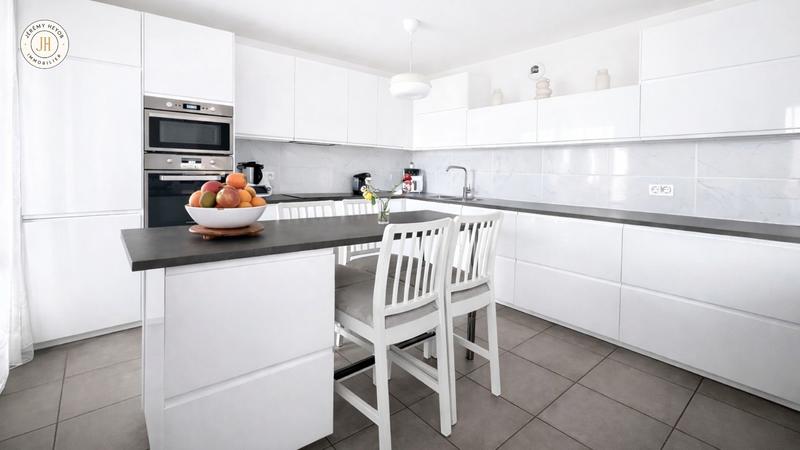 Appartement - 82 m² - 4 pièces