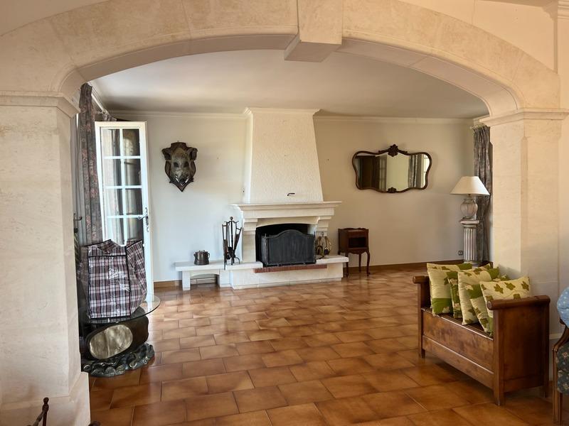 Maison - 260 m² - 6 pièces