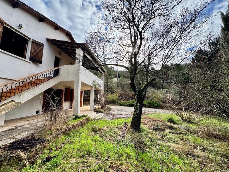 Maison - 176 m² - 7 pièces