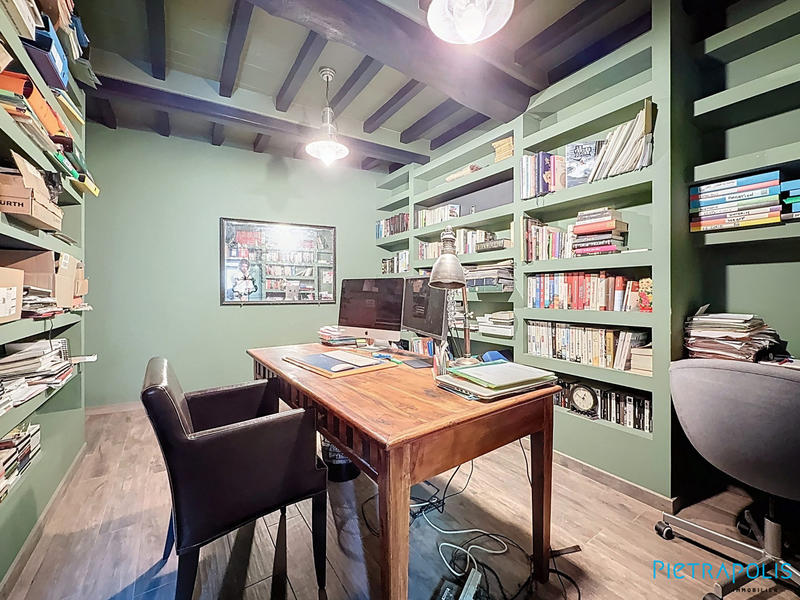 Maison - 380 m² - 5 pièces