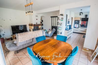 Maison - 138 m² - 6 pièces