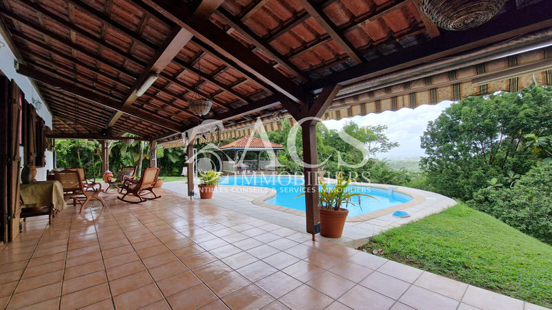 Villa - 198 m² - 5 pièces