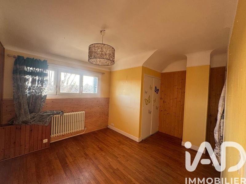 Maison - 208 m² - 10 pièces