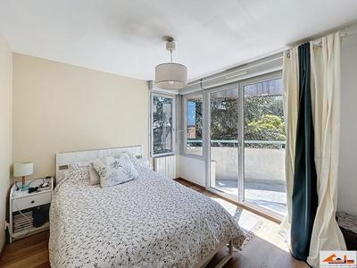 Appartement - 90 m² - 4 pièces