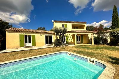 Villa - 150 m² - 4 pièces