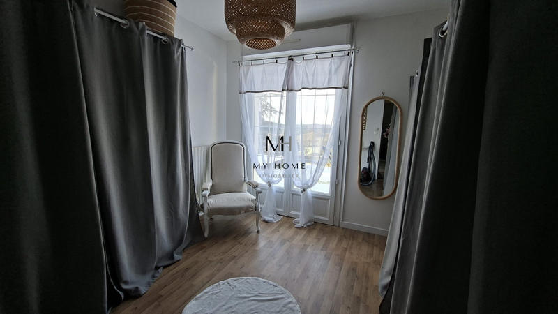 Maison traditionnelle - 90 m² - 5 pièces