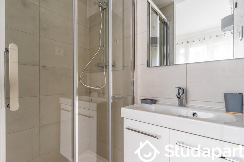 Chambre - 13 m² - 1 pièce