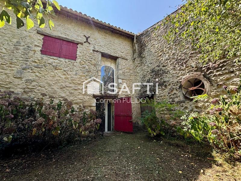 Maison - 305 m² - 12 pièces