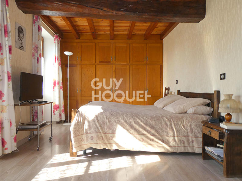 Maison - 214 m² - 6 pièces