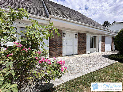 Maison - 181 m² - 8 pièces