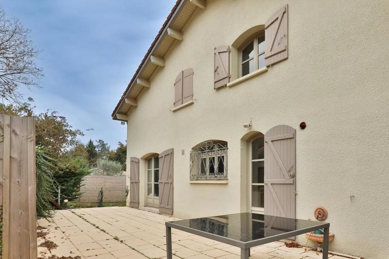 Maison - 204 m² - 6 pièces