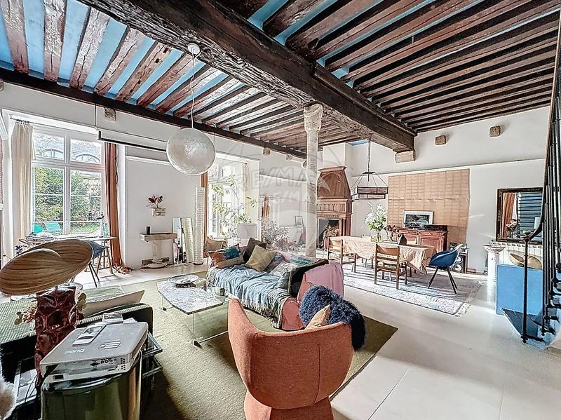 Maison de maîtres - 250 m² - 9 pièces