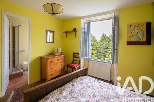 Maison - 234 m² - 11 pièces