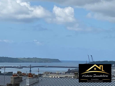 Appartement - 85 m² - 5 pièces