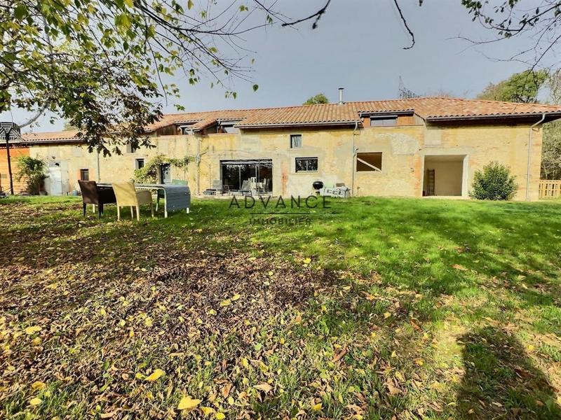 Corps de ferme - 320 m² - 5 pièces