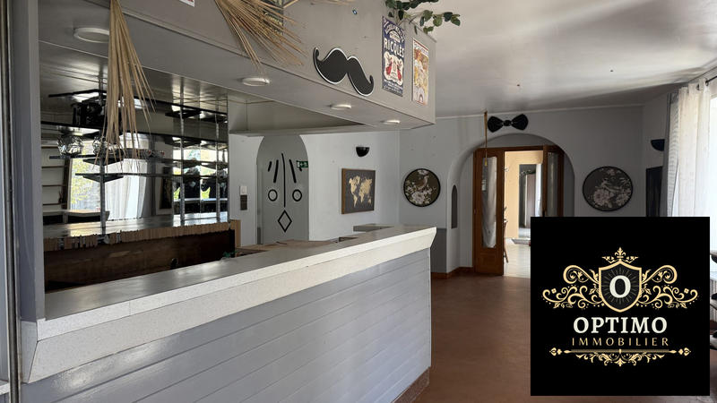 Maison - 450 m² - 12 pièces