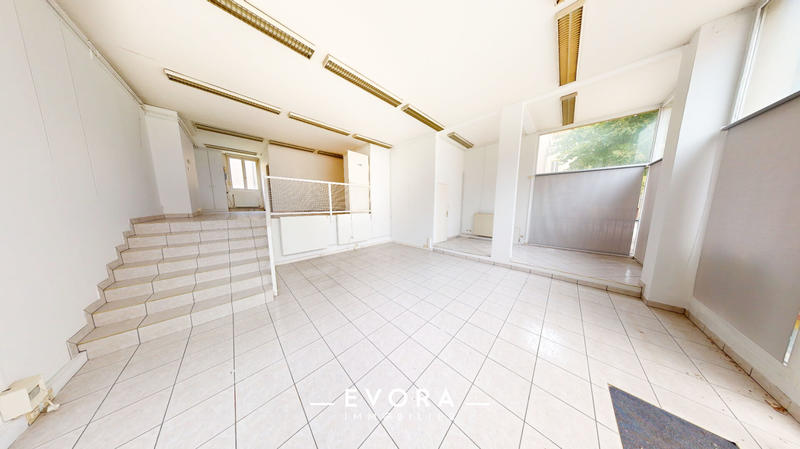 Local commercial - 105 m² - 3 pièces