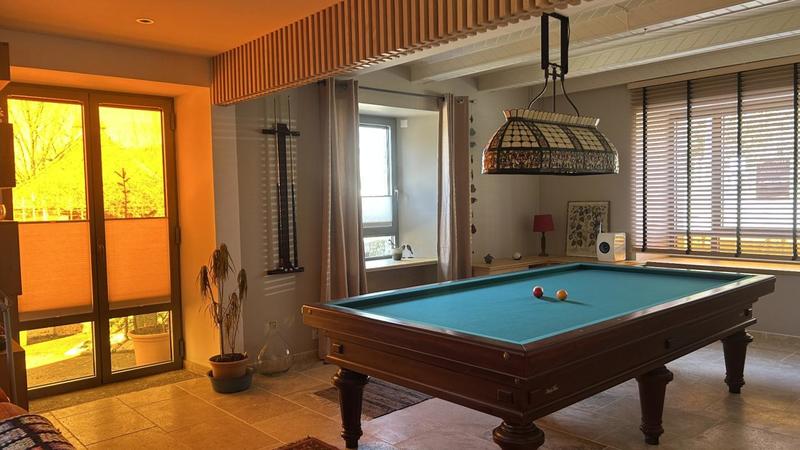 Maison - 263 m² - 9 pièces