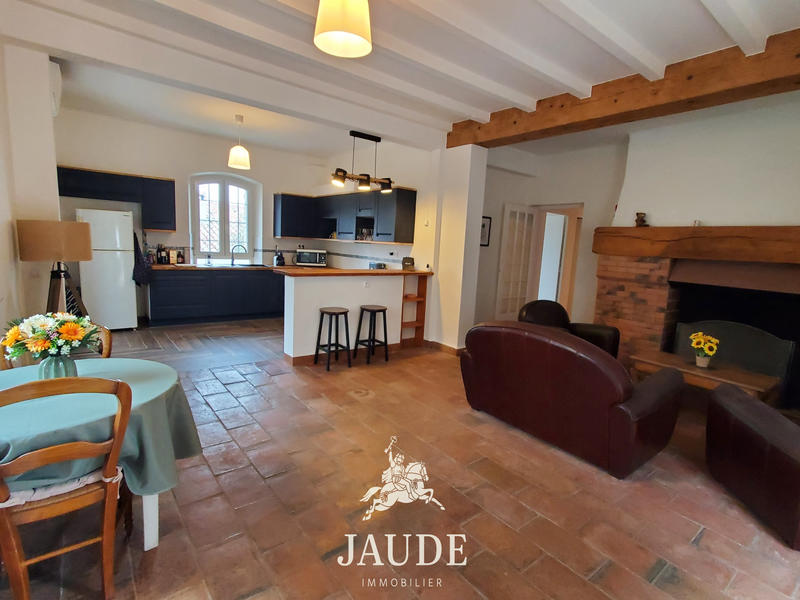 Maison - 200 m² - 8 pièces