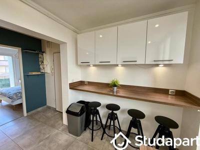 Chambre - 10 m² - 1 pièce