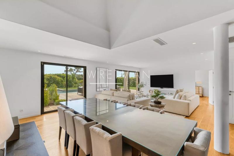 Villa - 222 m² - 6 pièces