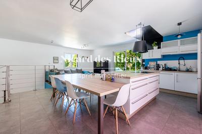 Maison - 140 m² - 7 pièces