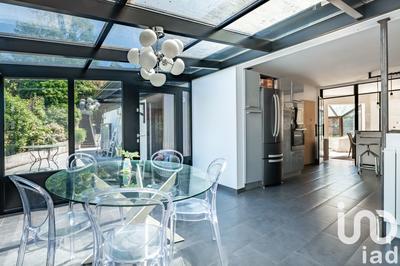 Maison - 221 m² - 7 pièces